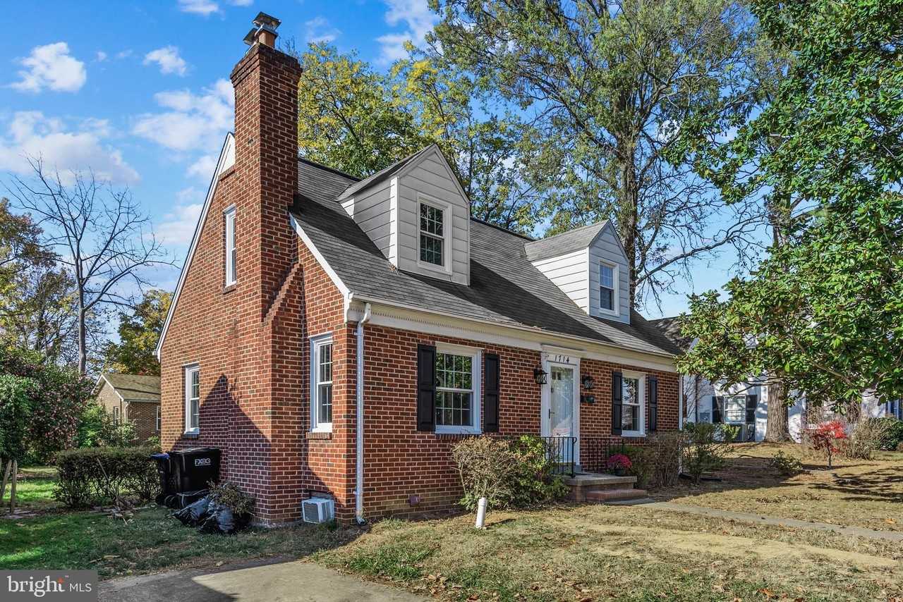 1714 College Ave - Photo 2 of 32