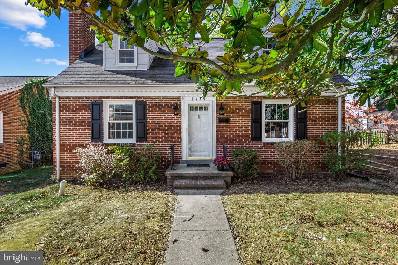 1714 College Ave - Photo 3 of 32