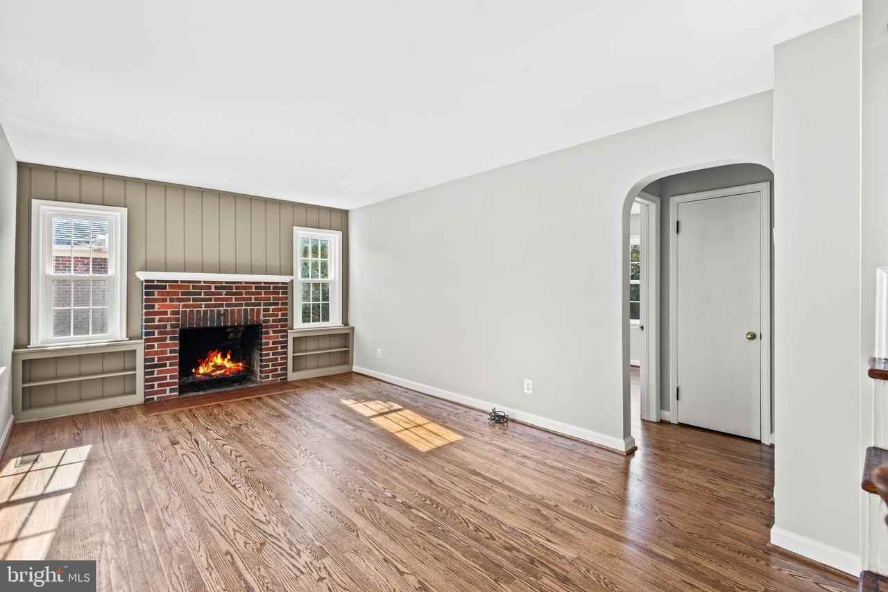 1714 College Ave - Photo 5 of 32