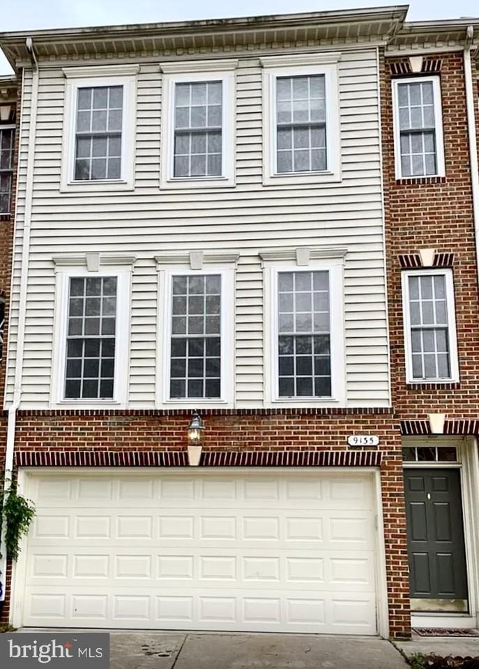 9135 Silvershadow Ct - Photo 2 of 15