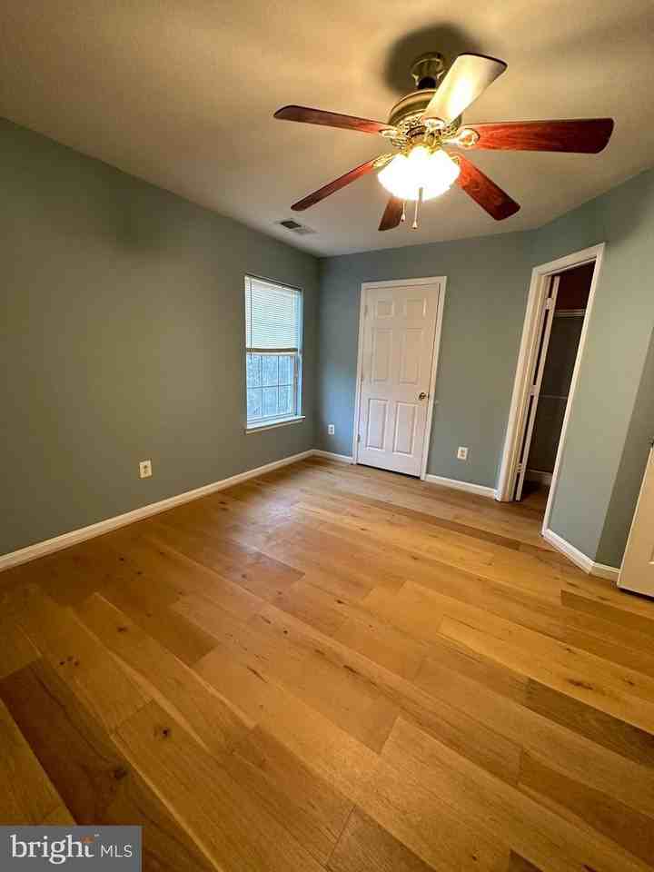 218 Kirby St - Photo 3 of 20