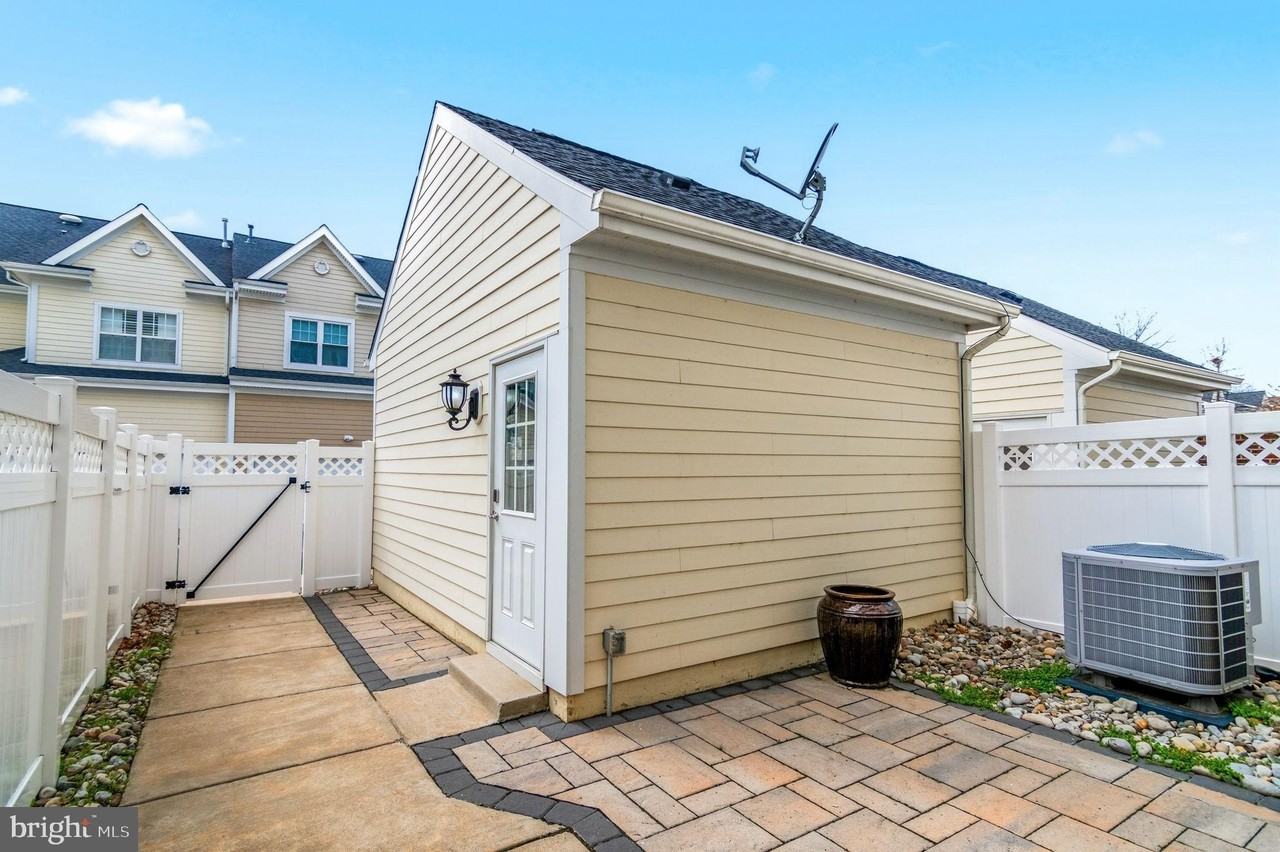 612 Marina Landing Ln - Photo 4 of 50