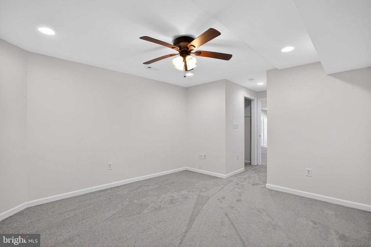 28 Basalt Dr - Photo 5 of 8