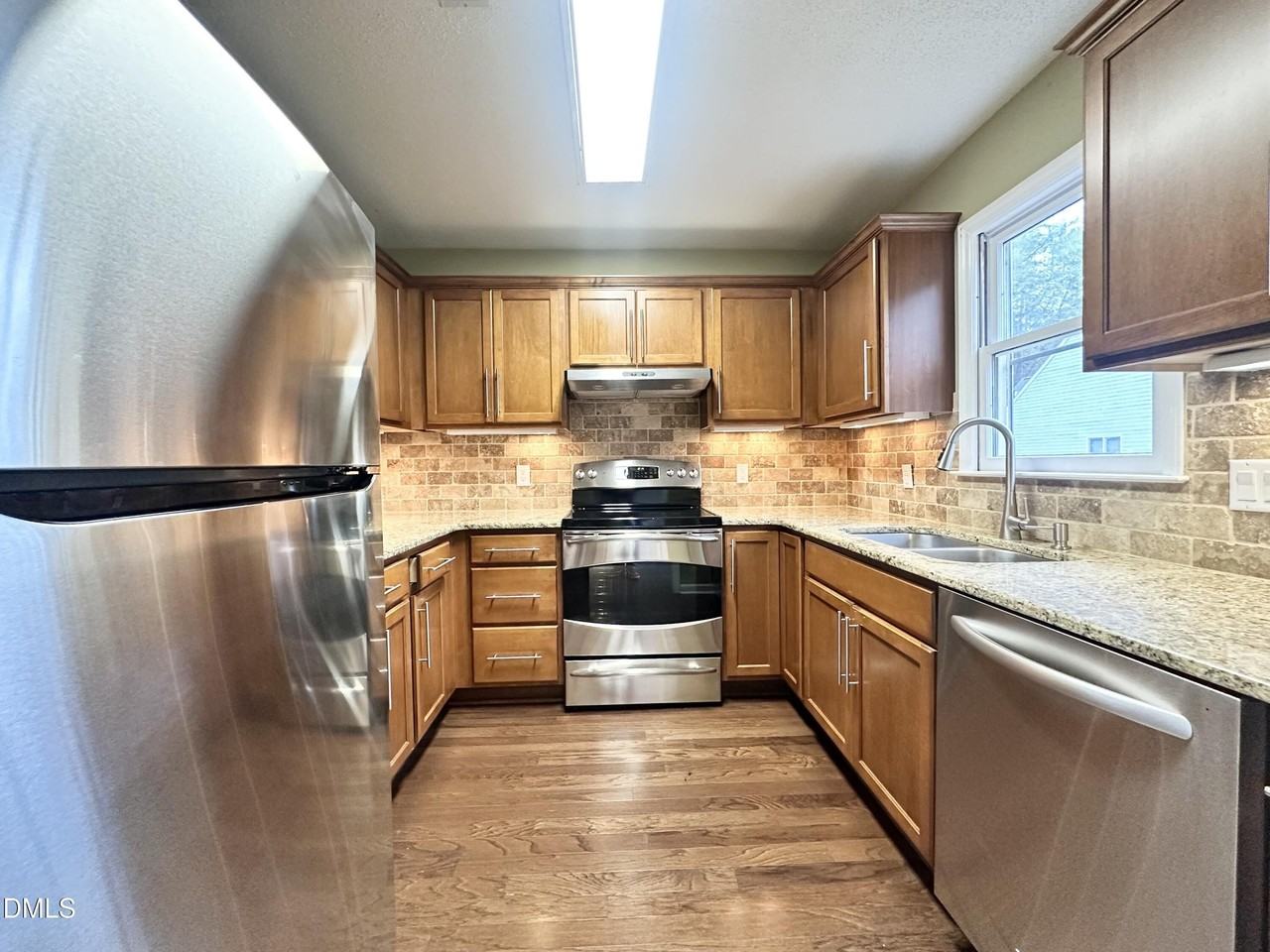 5620 Bridgetowne Way - Photo 7 of 27