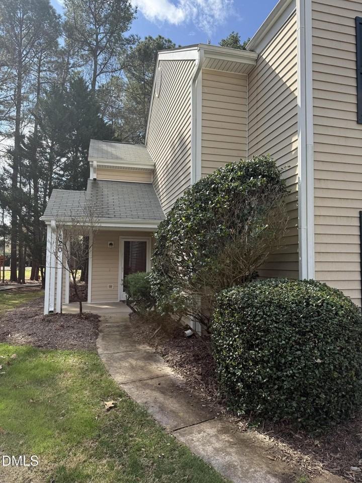 120 Sir Richard Ln - Photo 2 of 17