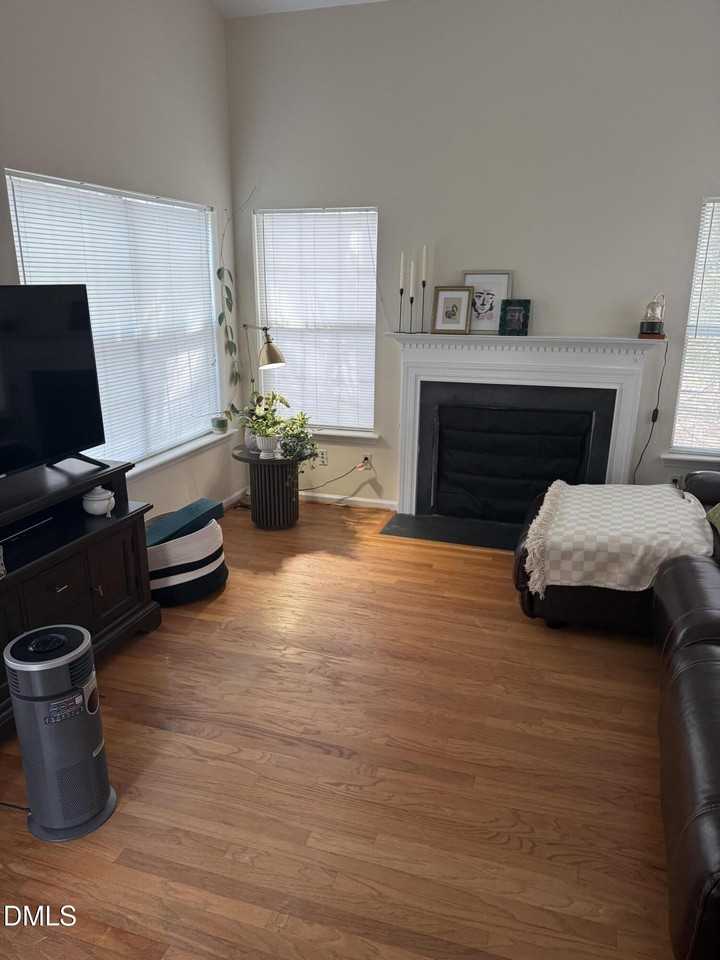 120 Sir Richard Ln - Photo 4 of 17