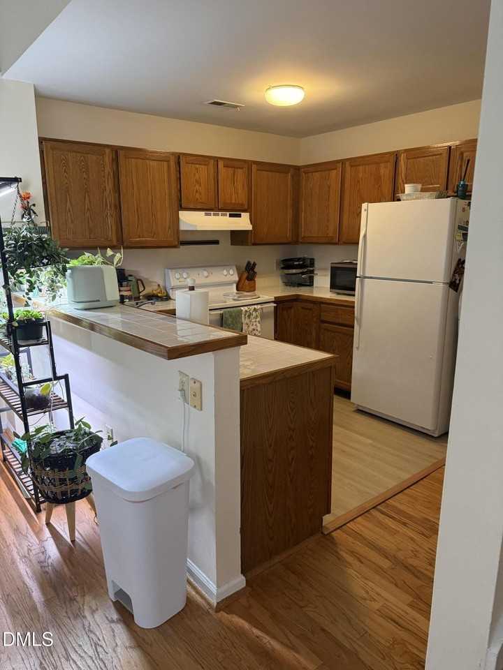 120 Sir Richard Ln - Photo 6 of 17