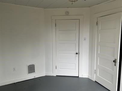 832 Vankirk St - Photo 4 of 5