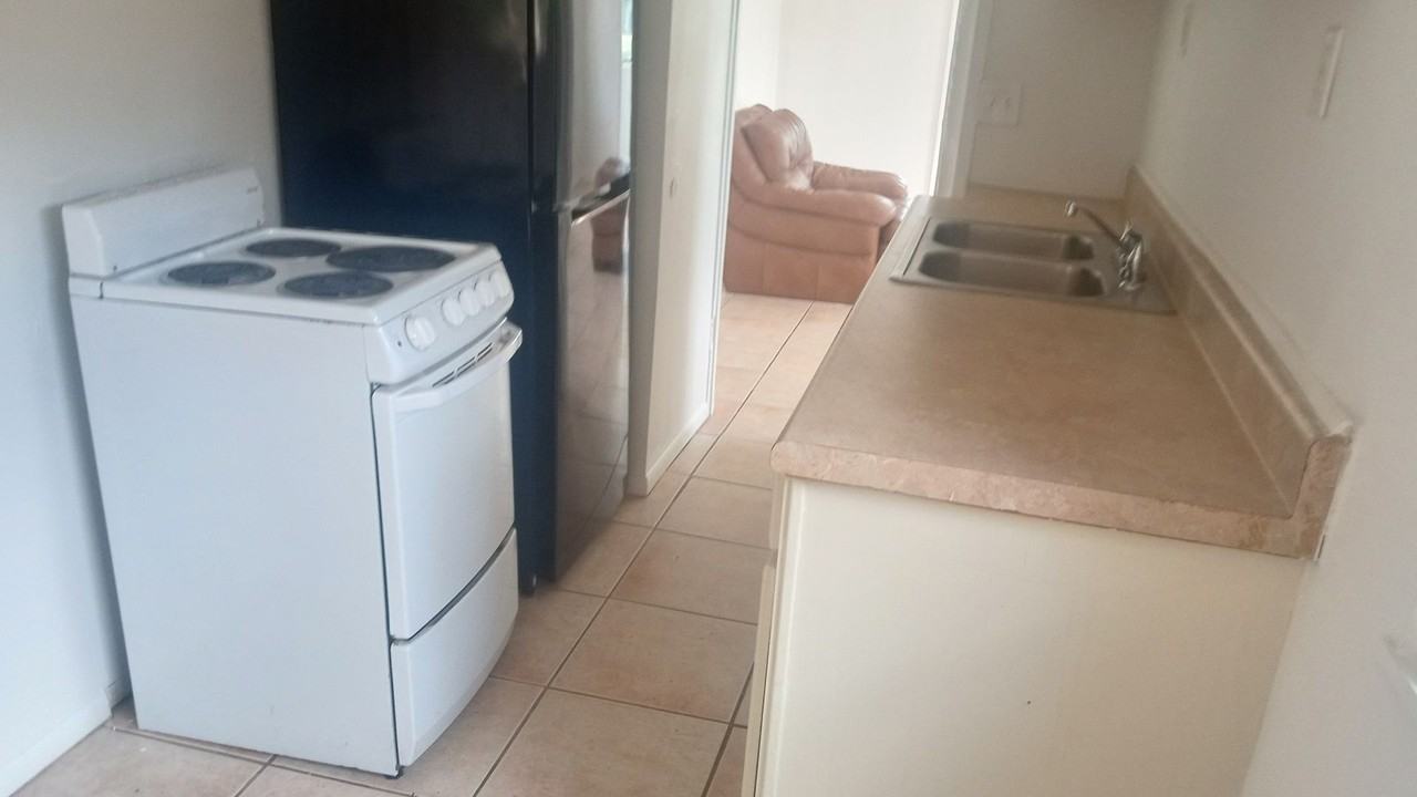 5038 & 5040 S Ridgewood Ave - Photo 4 of 5