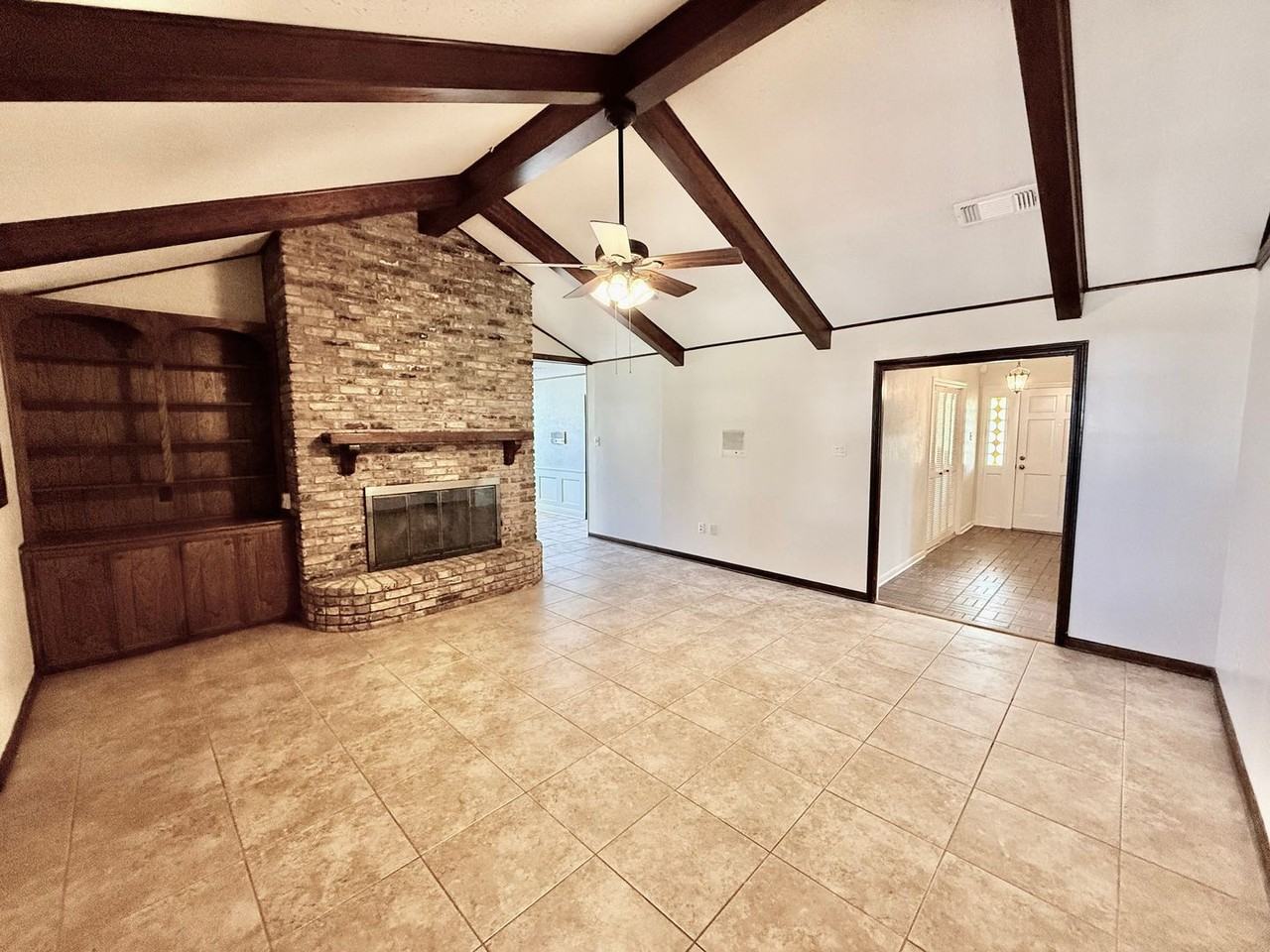 15021 Seven Pines Ave - Photo 3 of 23