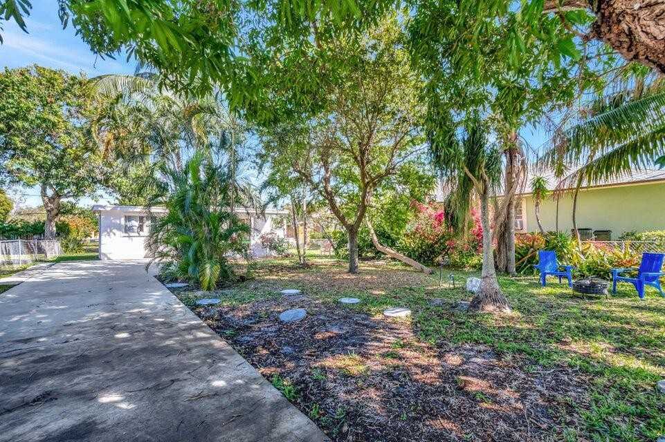 237 Southwest 3rd Avenue - Photo 3 of 27