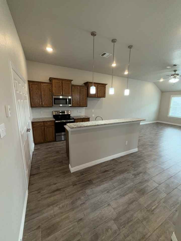 1053 Cavendish Avenue - Photo 3 of 15