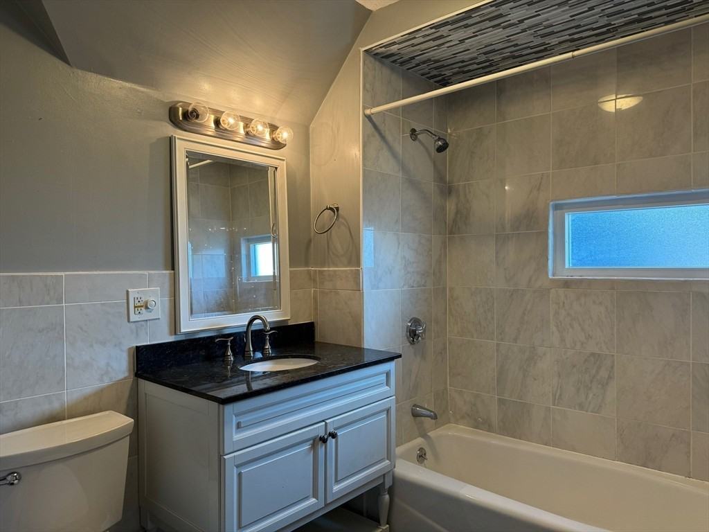 59 Centre St - Photo 7 of 13