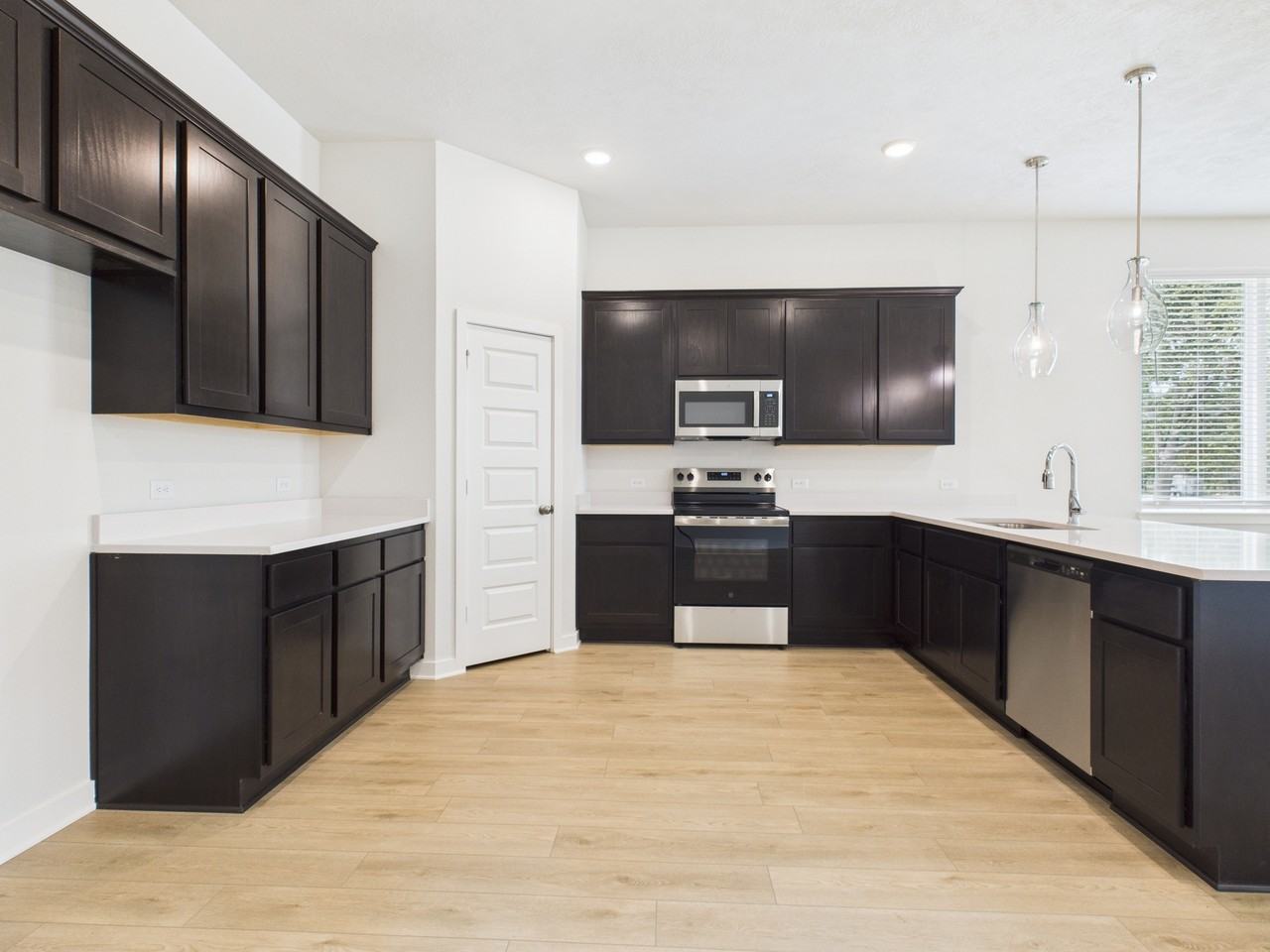 1906 Viva Rd #1 - Photo 7 of 30