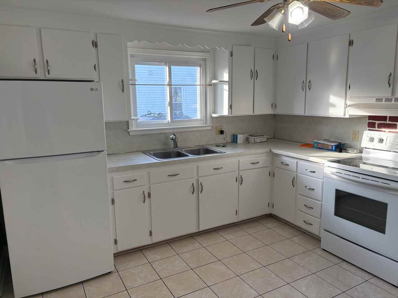 39 Westphal St - Photo 2 of 21