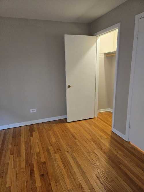 7019 N Ridge Blvd - Photo 7 of 11