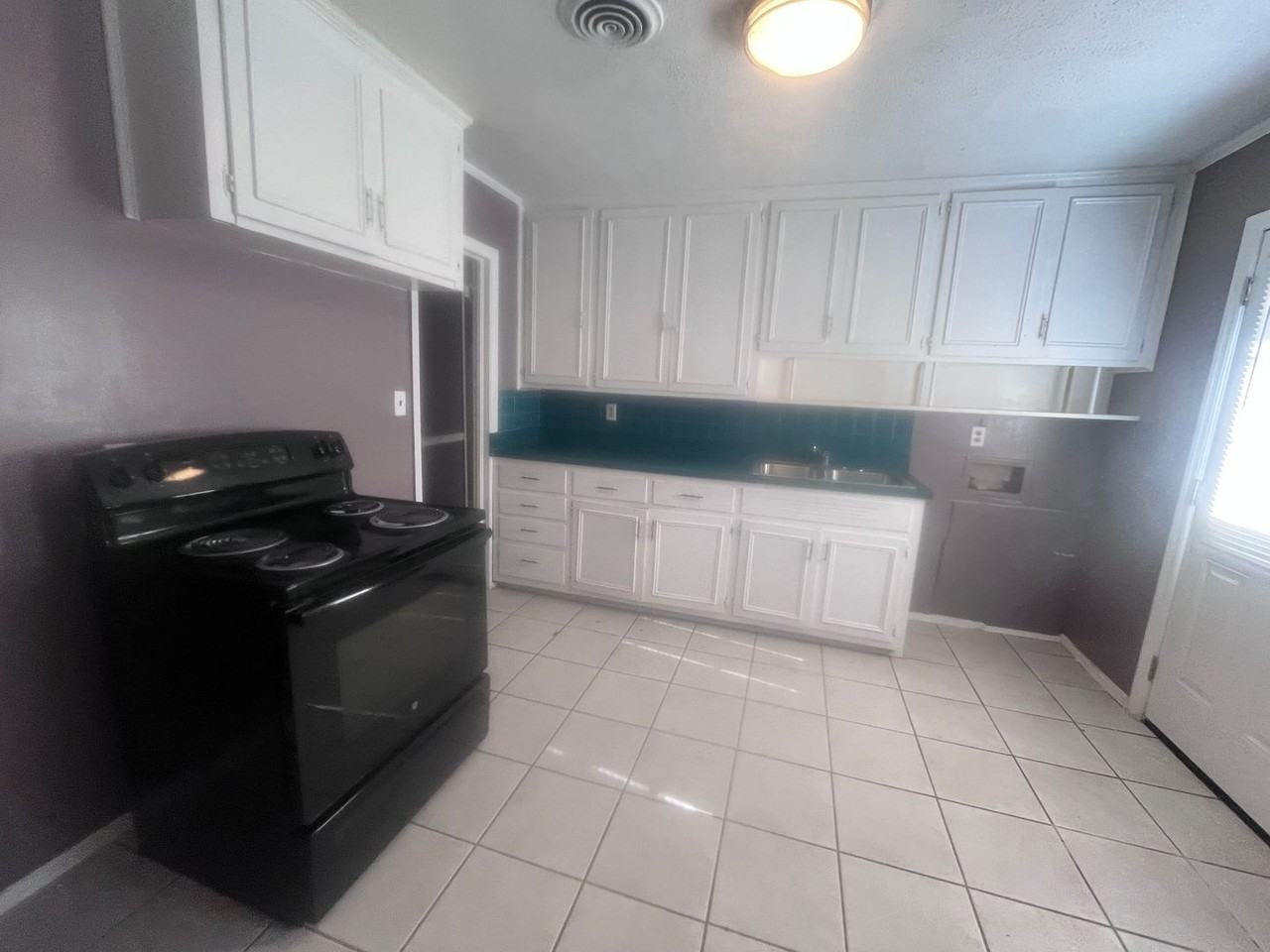 1908 Pinecrest Dr - Photo 2 of 14