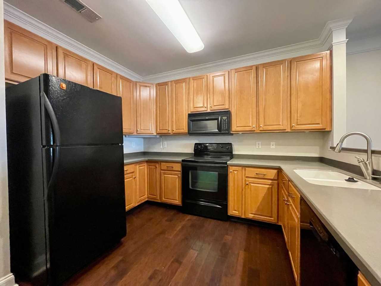 1025 Riverland Woods Pl #807 - Photo 6 of 23