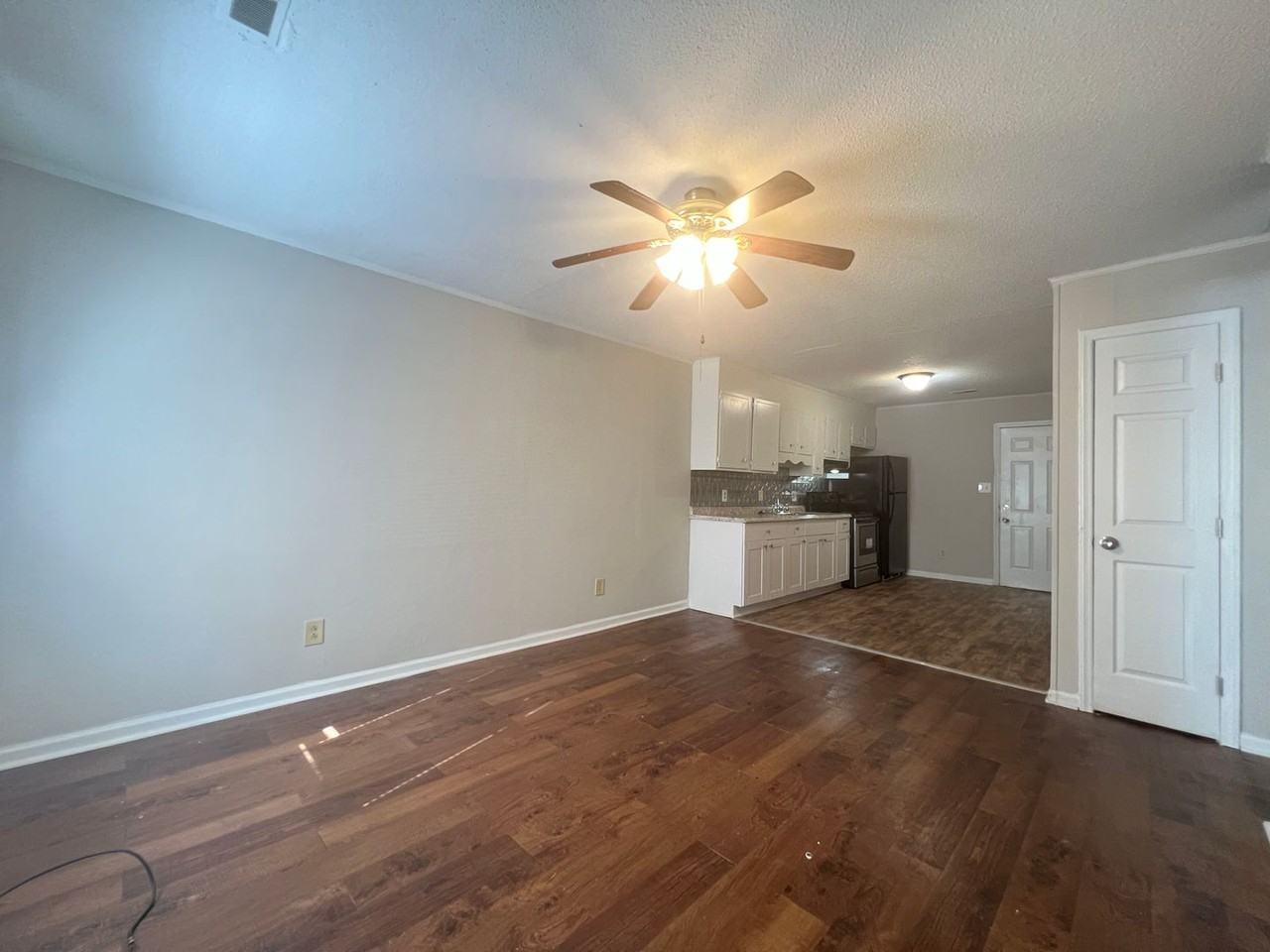 1312 Linwood Rd - Photo 2 of 7