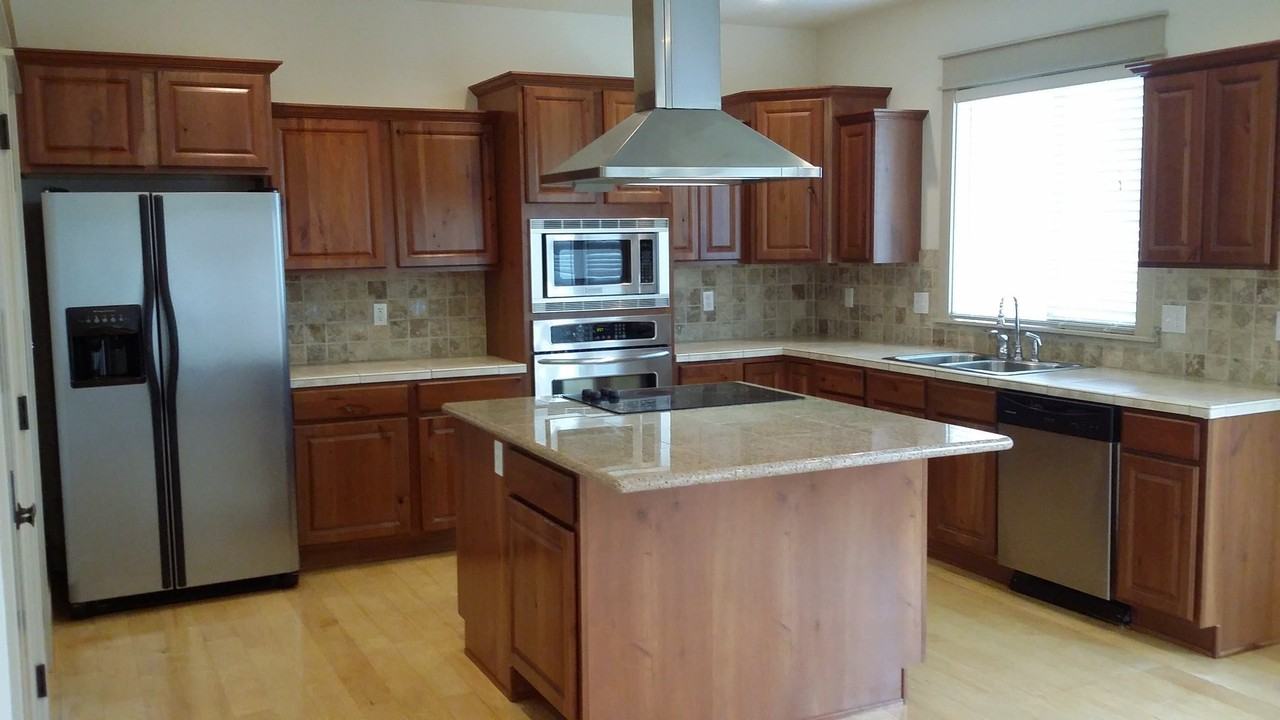 12130 W Coleen Ct - Photo 6 of 19