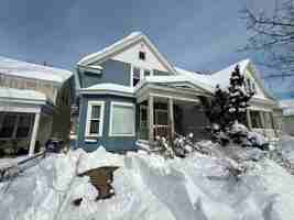 featured image of 724 Washington St