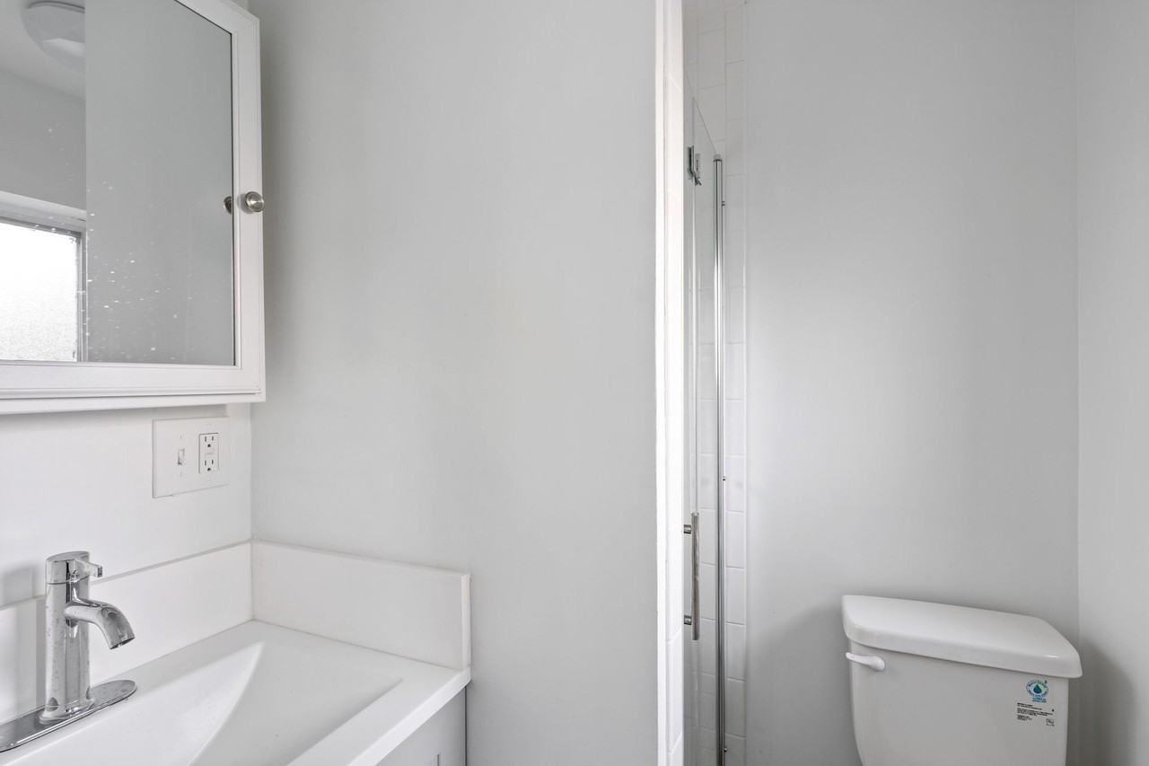 404 Madison St - Photo 2 of 12