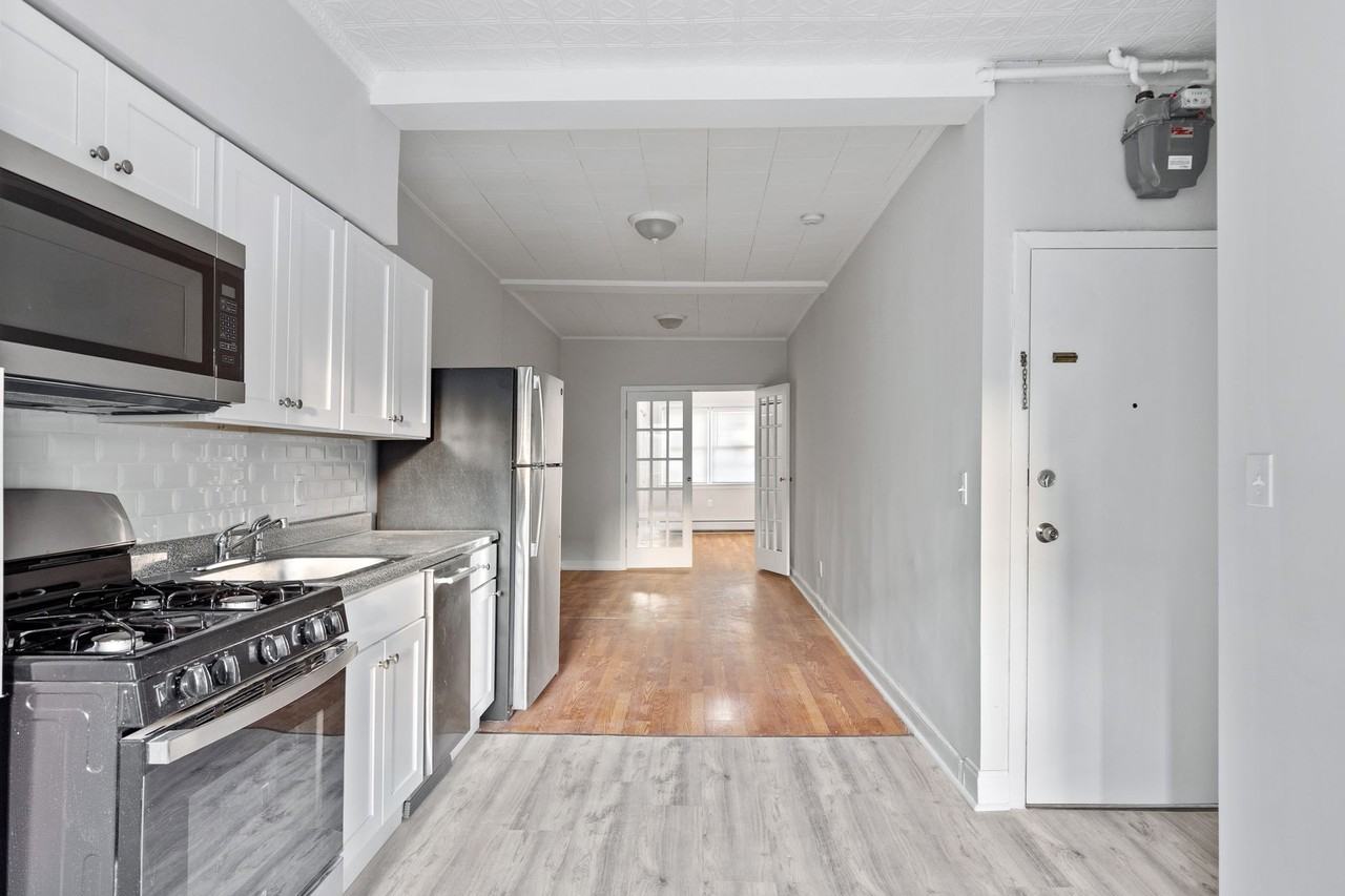 404 Madison St - Photo 5 of 12