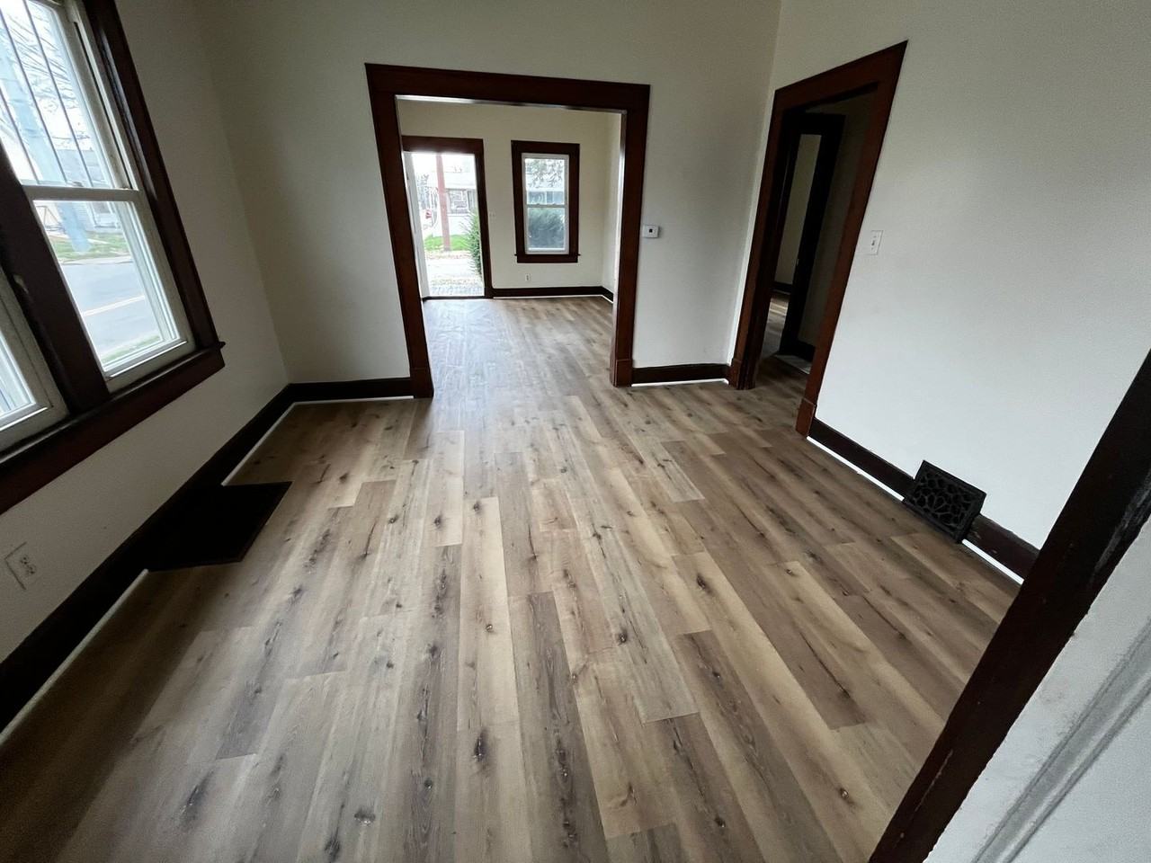 1401 Adams Ave - Photo 4 of 9