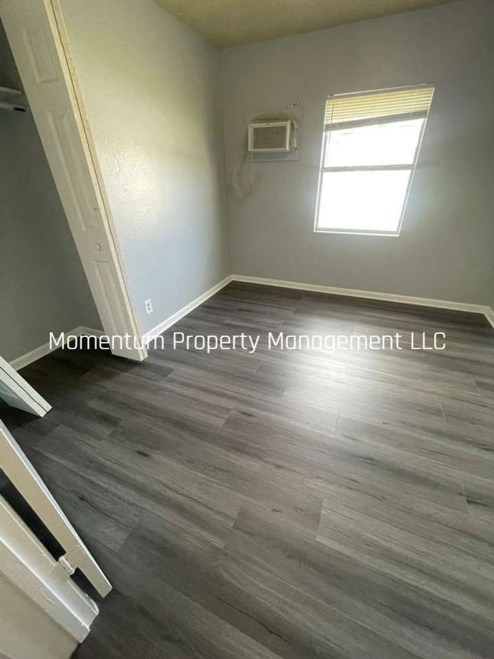 203 Ne 2nd St - Photo 6 of 12