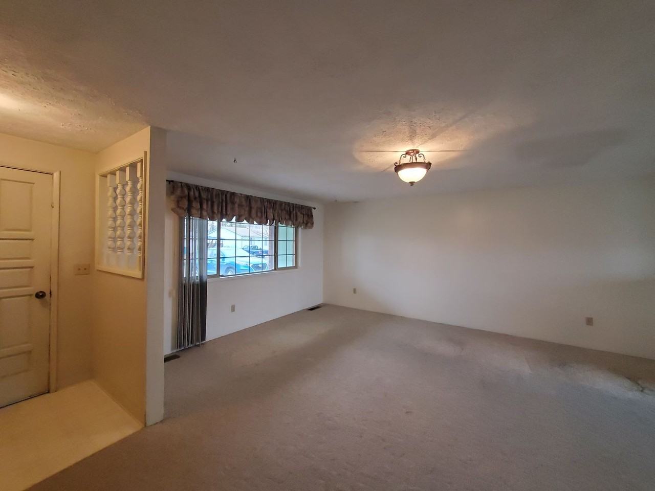 5640 Bartlett Ave - Photo 4 of 13