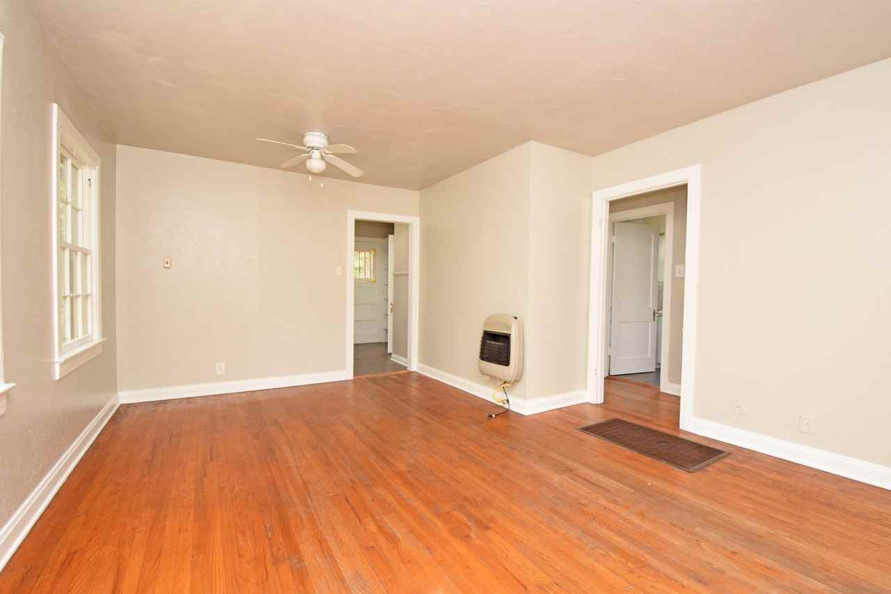 3701 Werner Ave - Photo 5 of 26