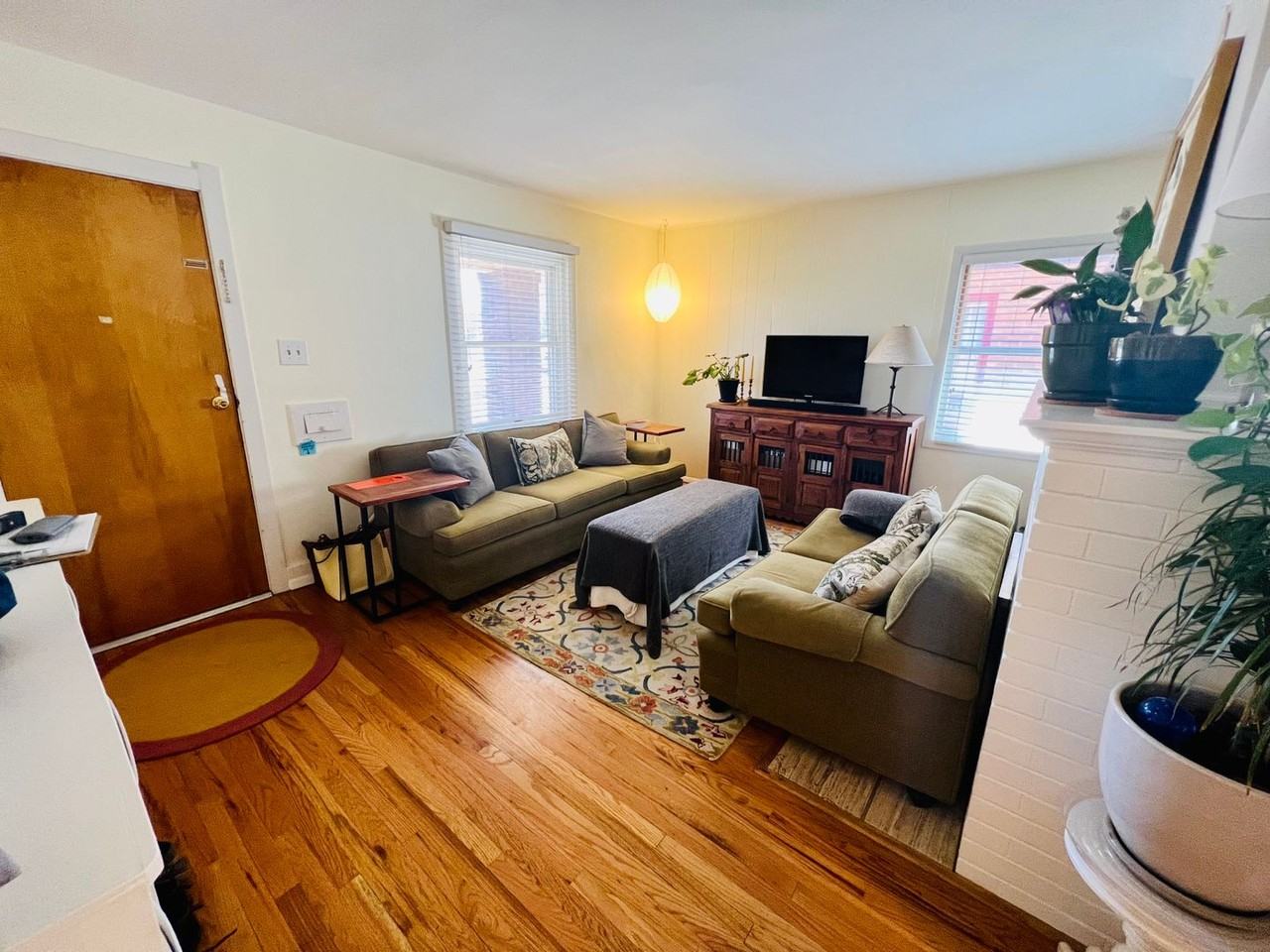 2185 S Washington St - Photo 3 of 20