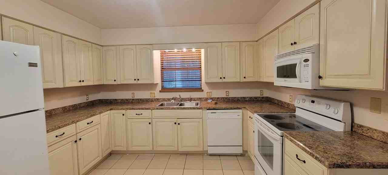 115 Nw 30th St - Photo 3 of 35