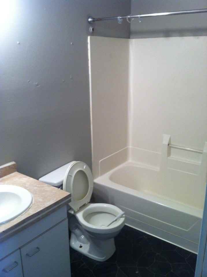 1319 Cincinnati St - Photo 3 of 10