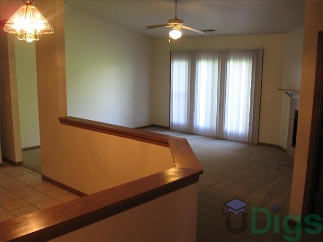 3516 Thornhill Cir W - Photo 3 of 7