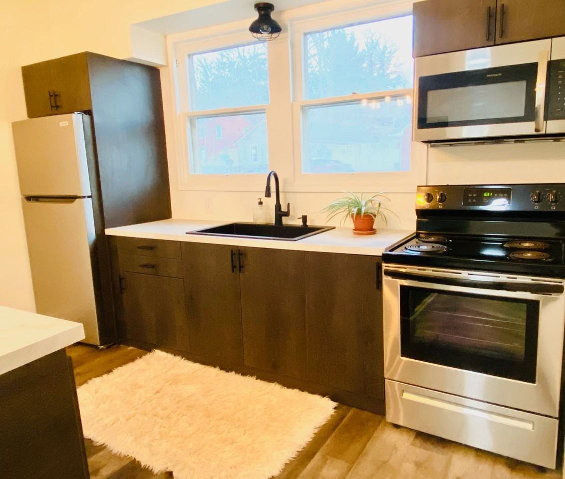 538 538 E. Main St - Main House - Photo 6 of 23