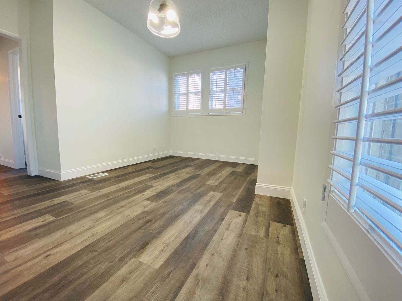 538 538 E. Main St - Main House - Photo 7 of 23