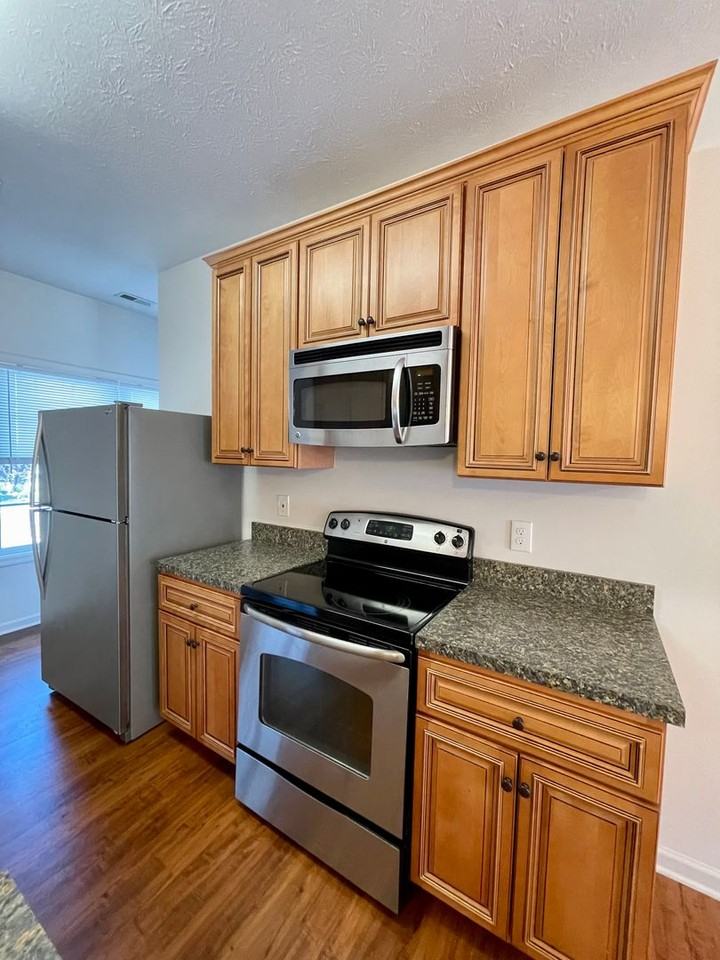 1411 Taylor Grove Ln #2 - Photo 6 of 17