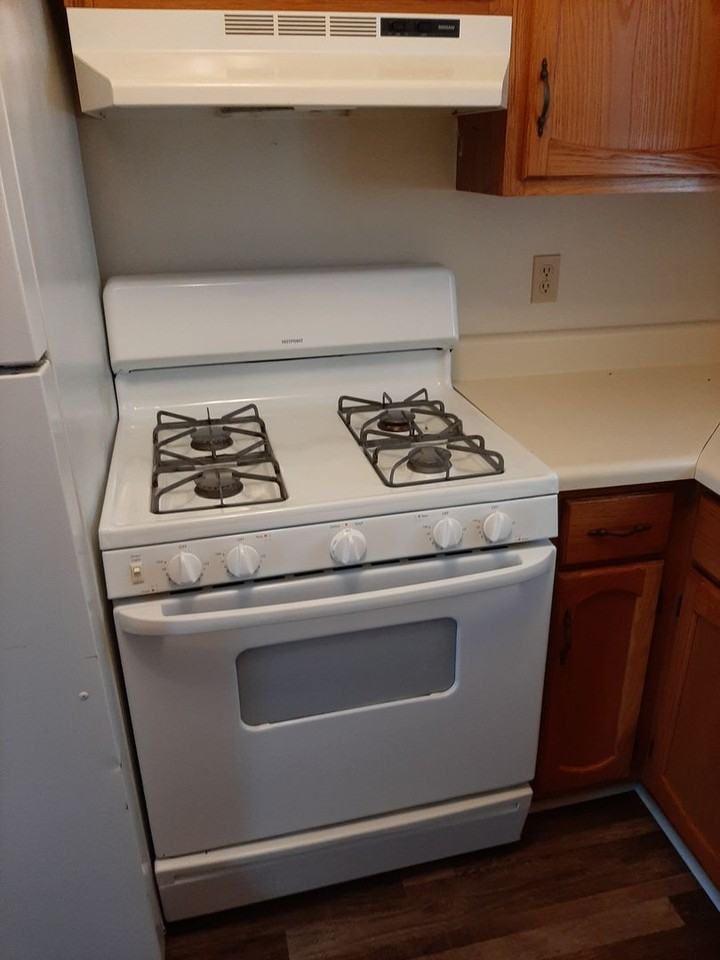 634 N Van Buren St - Photo 6 of 17