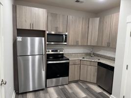 featured image of 1600 Somerset Cir