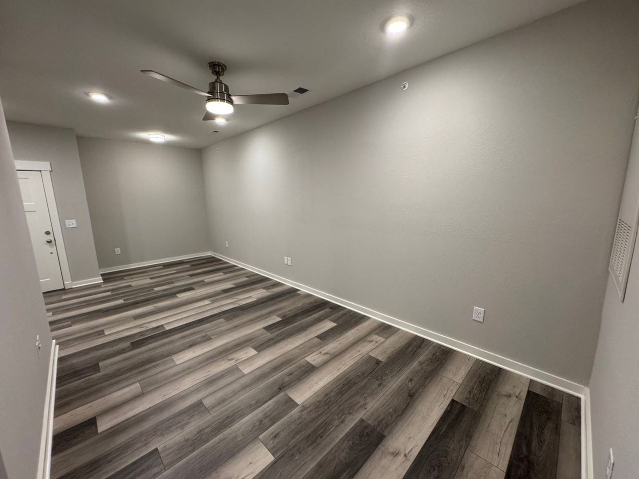 Somerset Apartments - Photo 3 of 19