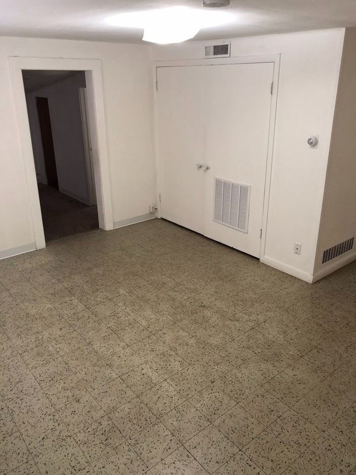 1700 Hicks Dr - Photo 4 of 7