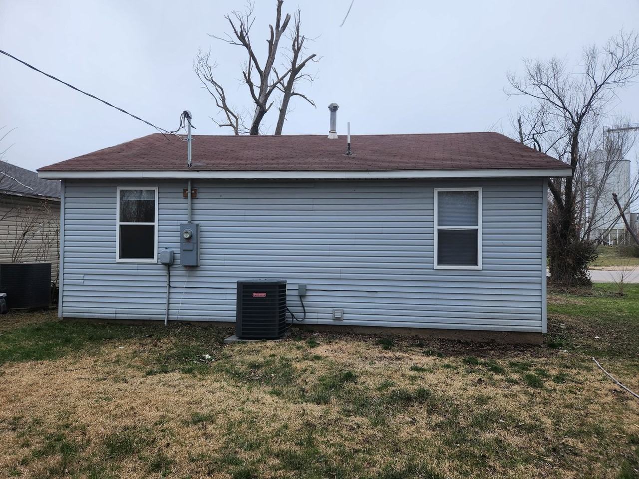 326 W Pierce St - Photo 3 of 14