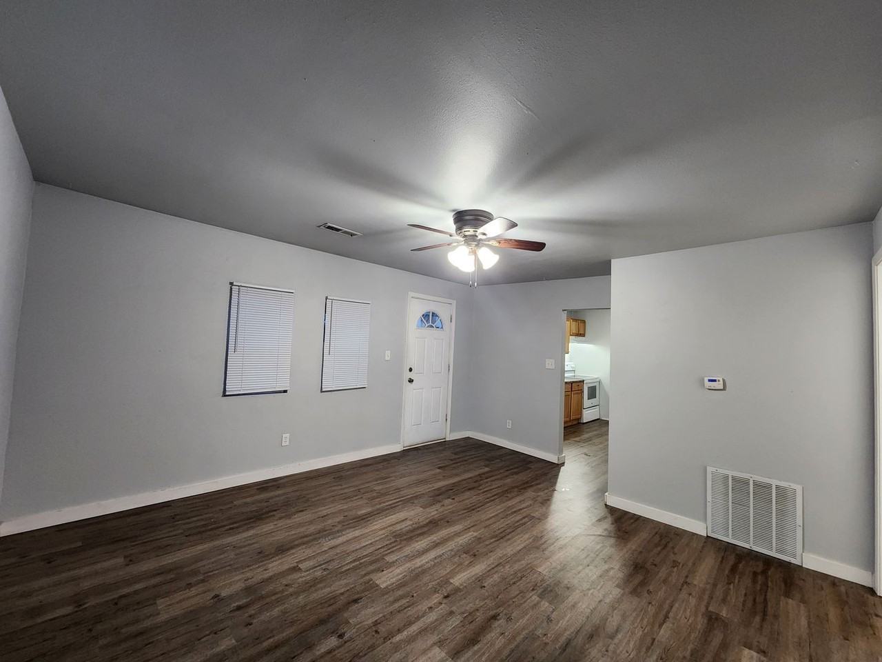 326 W Pierce St - Photo 6 of 14