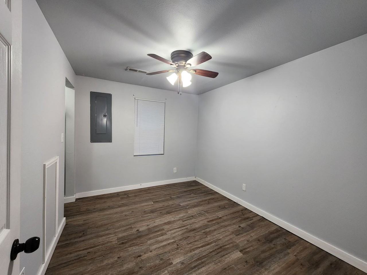 326 W Pierce St - Photo 7 of 14