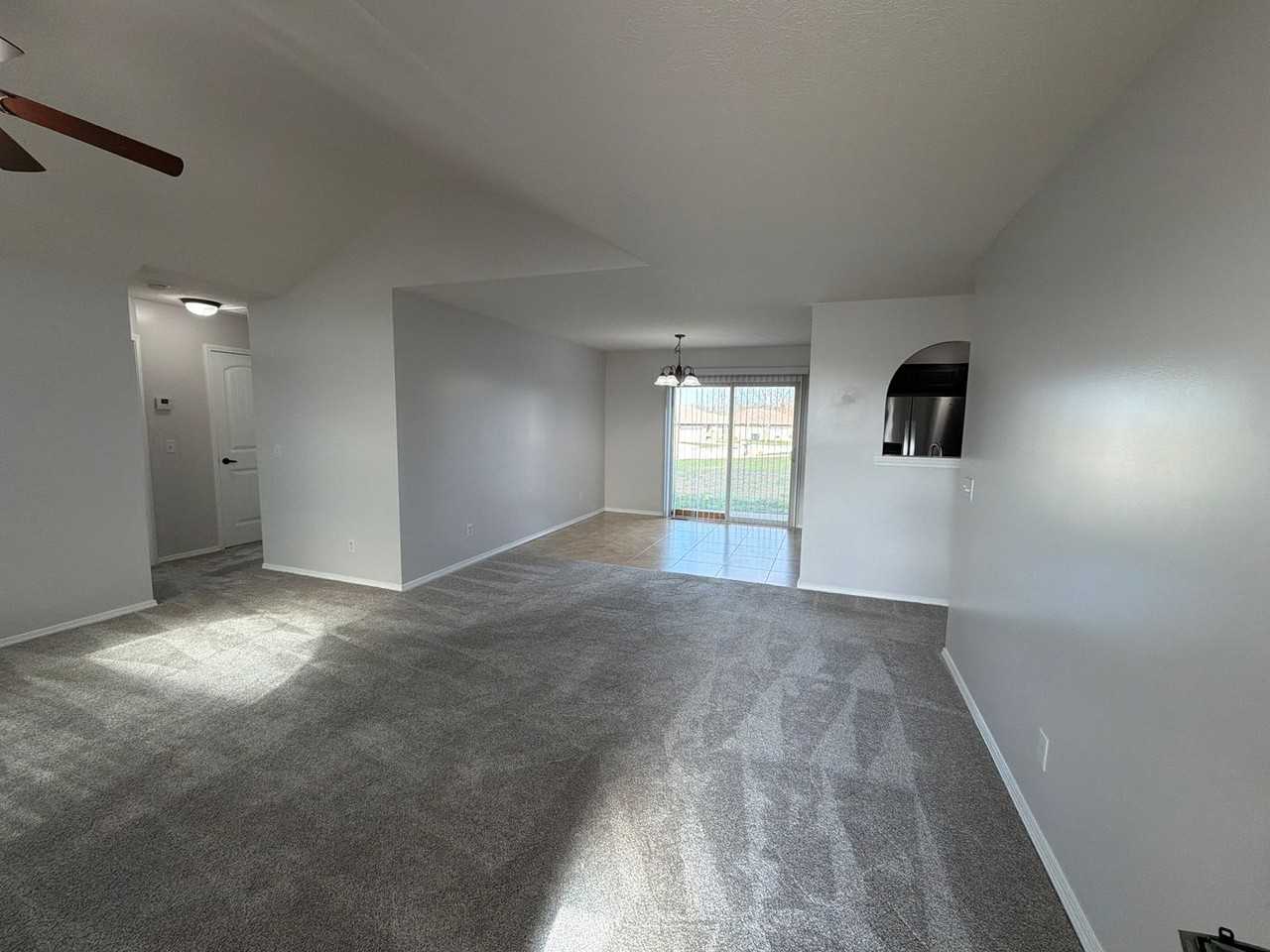 705 W Christopher Ln - Photo 2 of 14