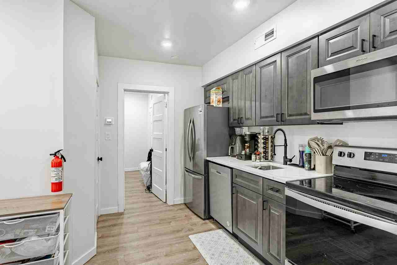 324-326 Darby Rd - Multi - Photo 3 of 32