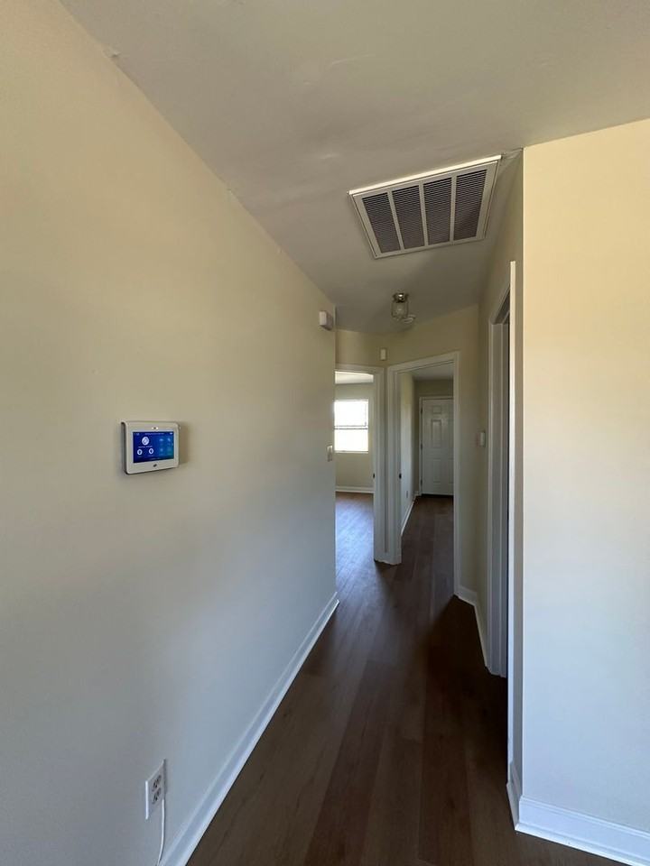 627 Plymouth St - Photo 6 of 11