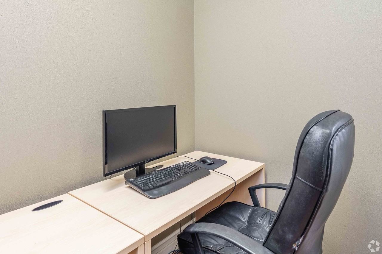 Gravois Ridge Townhome Apartments - Photo 5 of 9