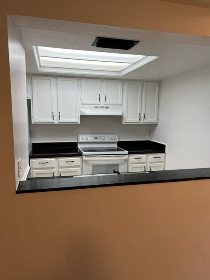 5745 Sw 10th Pl - Photo 2 of 29